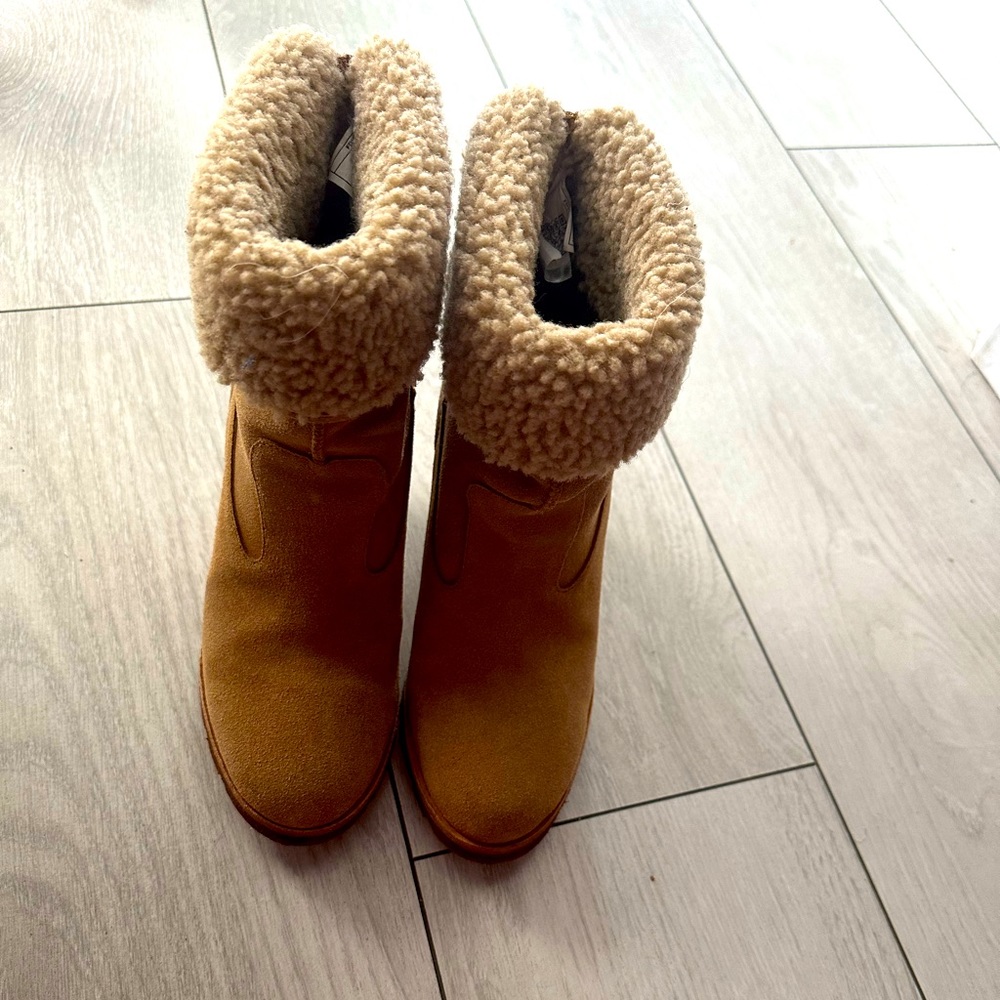 UGG boots size 7